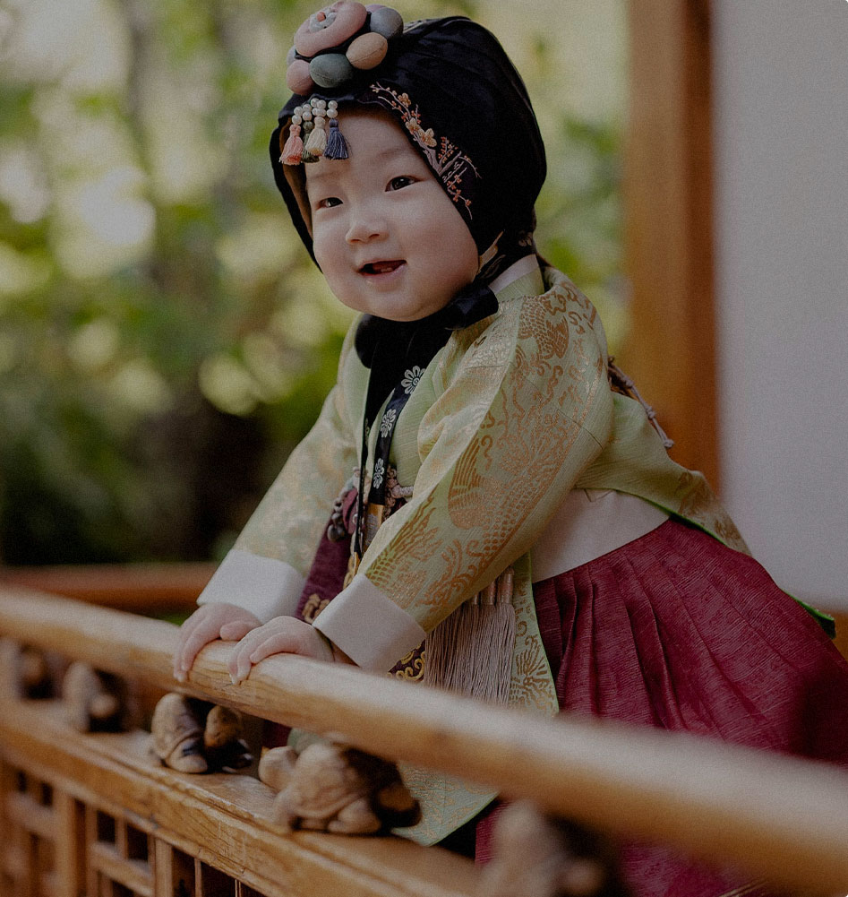 바느질 하는 모습